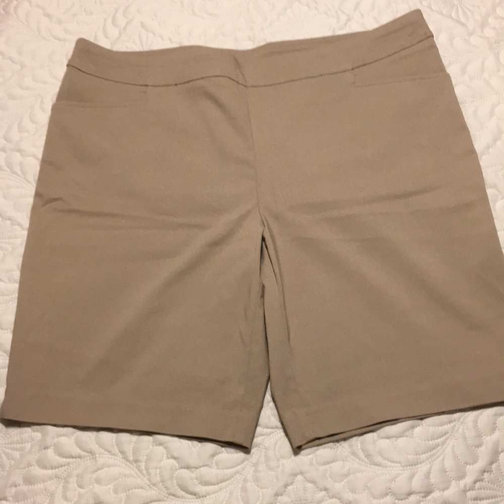 Women’s Time and True Tan Shorts XL